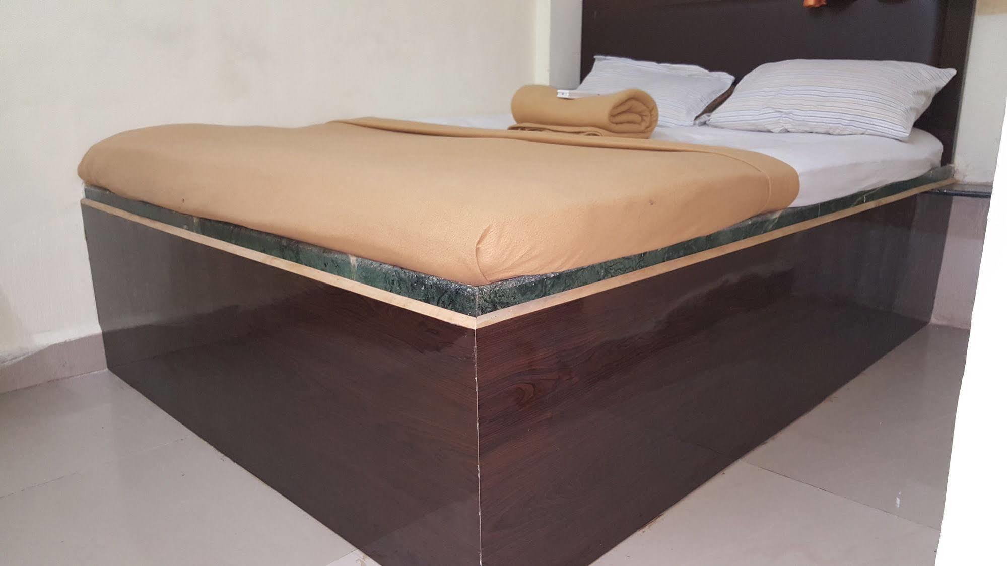 Hotel Al Mehraj مومباي المظهر الخارجي الصورة